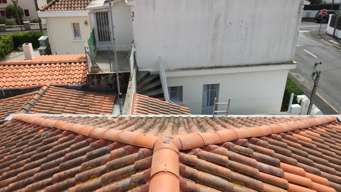 Faitage à sec réalisée à st gilles croix-de-vie 85 